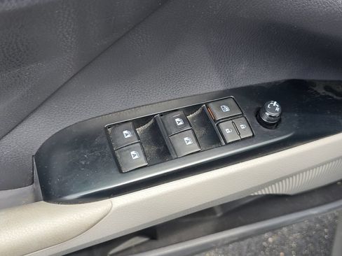 Certified 2019 Toyota Camry LE FWD image 17