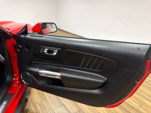 Used 2017 Ford Mustang Premium RWD image 21