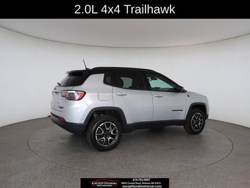 Used 2025 Jeep Compass Trailhawk AWD/4WD image 21