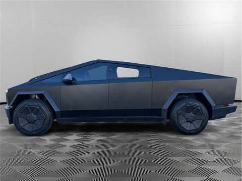 Used 2024 Tesla Cybertruck Cyberbeast AWD/4WD image 2