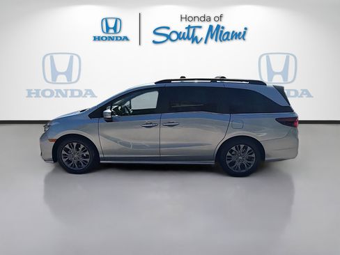 Certified 2025 Honda Odyssey Touring image 4
