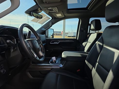 Used 2025 Chevrolet Silverado 2500 LTZ w/ Trail Boss Package image 9