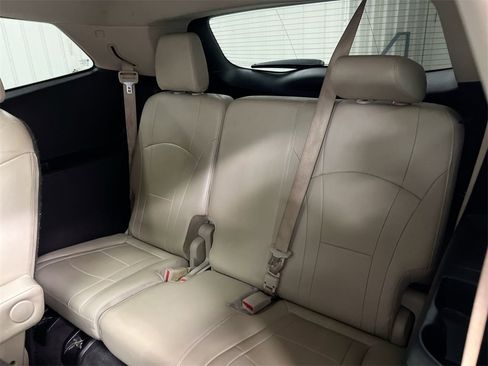 Used 2019 Buick Enclave Essence image 29
