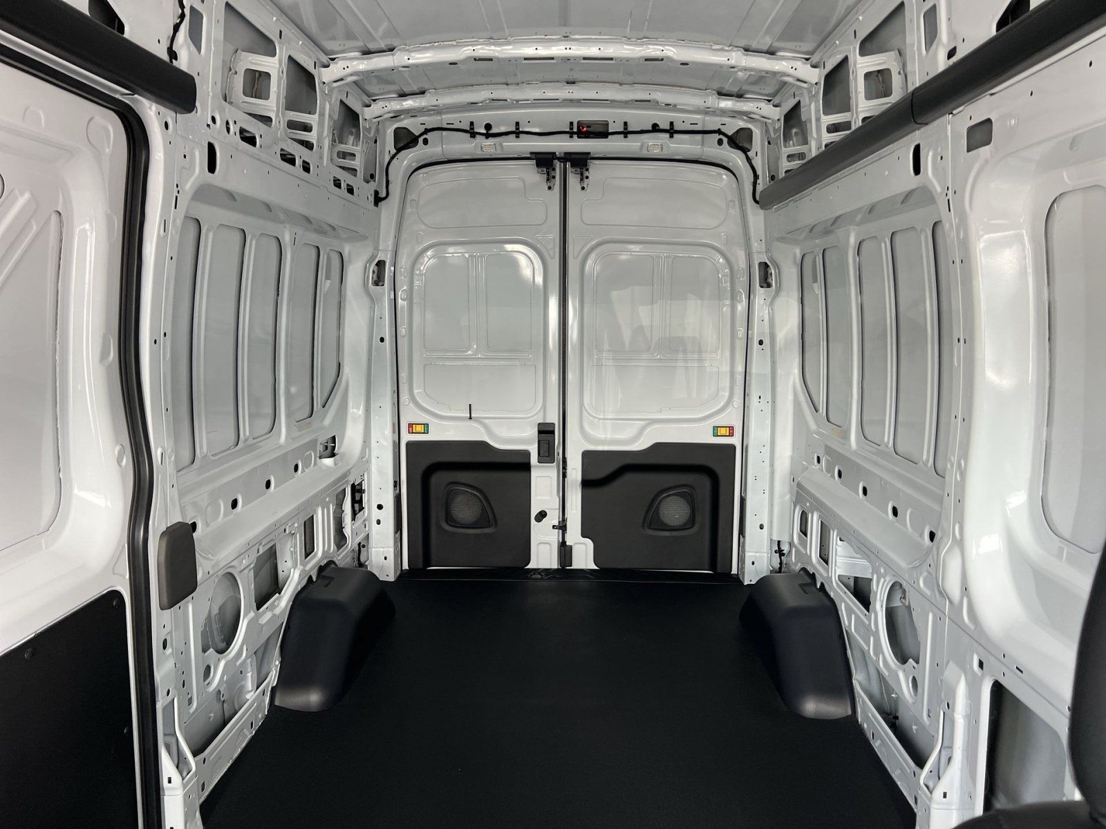 New 2027 Ford Transit 250 148 High Roof RWD image 21