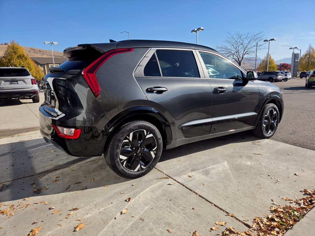 Certified 2026 Kia Niro Wind w/ Wind Preserve Package FWD image 4