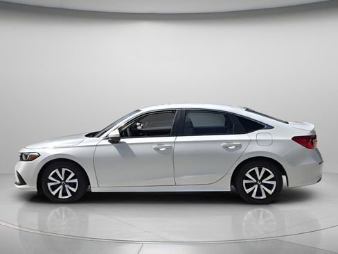 Used 2023 Honda Civic LX image 3