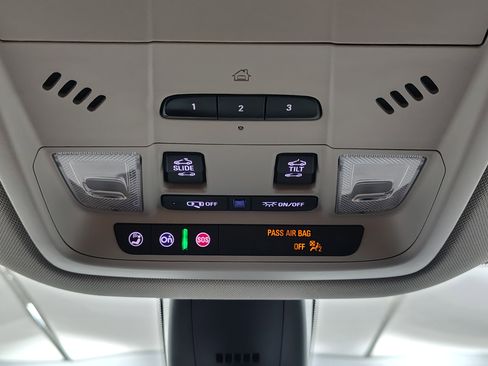 Used 2021 Buick Enclave Avenir w/ Avenir Technology Package AWD/4WD image 36
