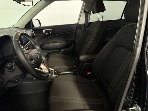 Used 2022 Hyundai Venue SEL FWD image 21