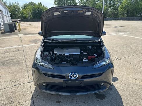 Used 2019 Toyota Prius XLE AWD/4WD image 11