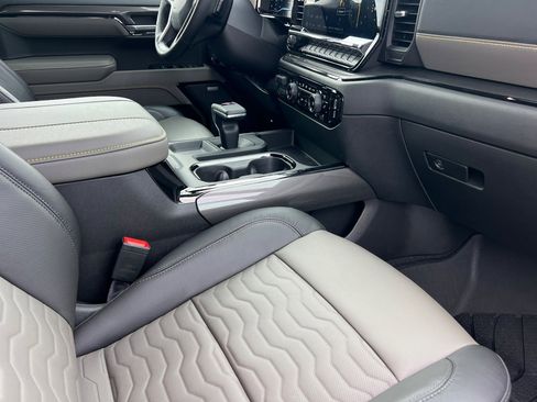 Certified 2025 Chevrolet Silverado 1500 ZR2 w/ Technology Package image 19