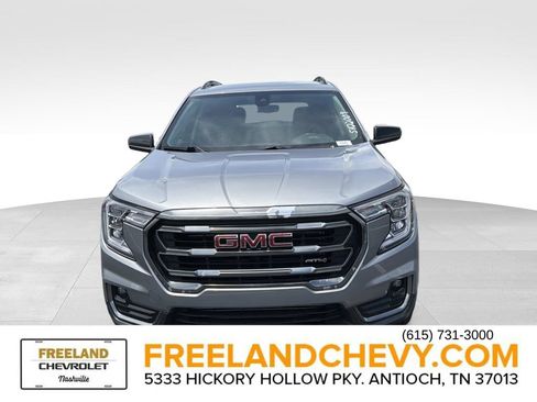 Used 2023 GMC Terrain AT4 AWD/4WD image 9