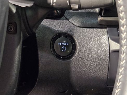 Used 2025 Toyota Camry SE FWD image 33