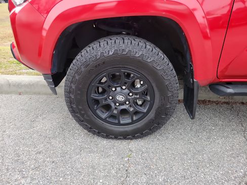 Used 2021 Toyota Tacoma SR5 image 32