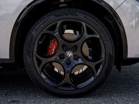 New 2025 Alfa Romeo Stelvio Sprint image 8