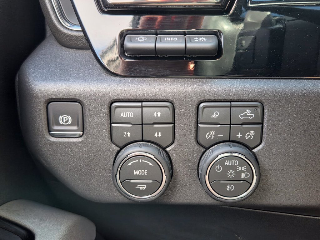 Certified 2026 Chevrolet Silverado 1500 ZR2 w/ Dark Appearance Package AWD/4WD image 24
