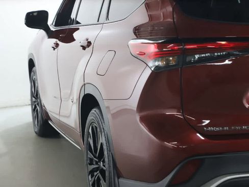 Used 2023 Toyota Highlander XSE image 43