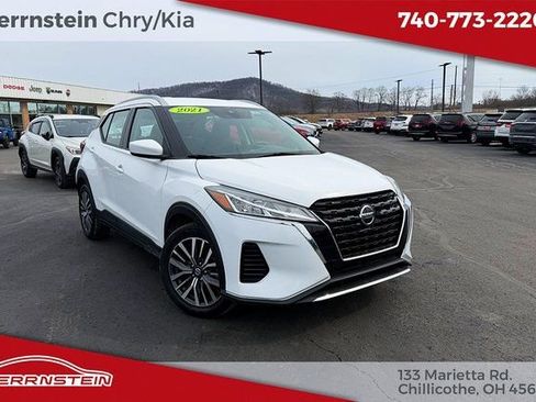 Used 2021 Nissan Kicks SV image 1