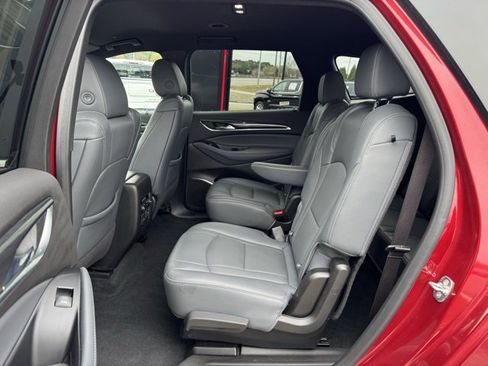 Used 2024 Buick Enclave Premium image 12