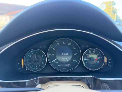 Used 2006 Mercedes-Benz CLS 500 image 23