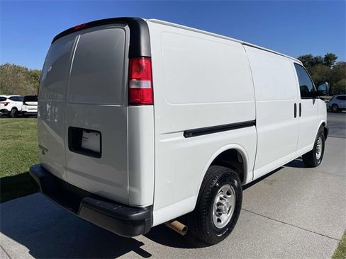 Used 2023 Chevrolet Express 2500 w/ Driver Convenience Package image 6