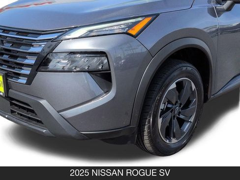 Certified 2025 Nissan Rogue SV FWD image 10