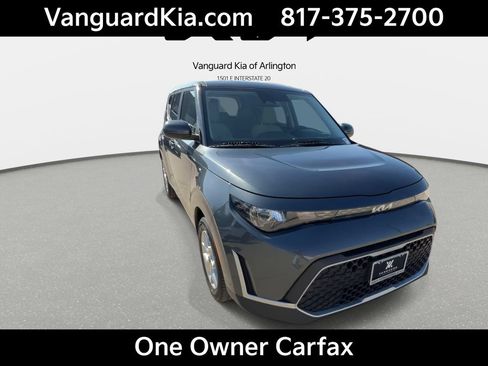 Certified 2025 Kia Soul LX w/ LX Technology Package FWD image 2