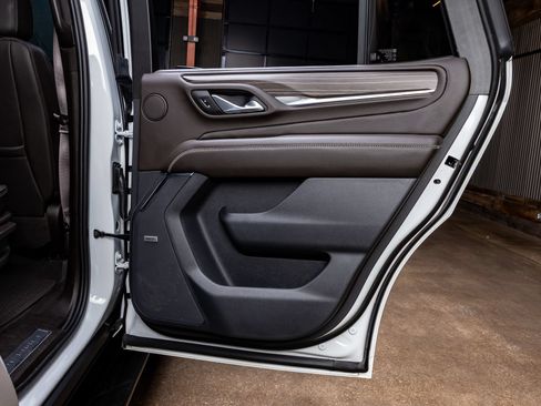Used 2024 GMC Yukon Denali AWD/4WD image 41
