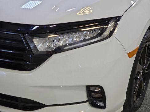 Certified 2024 Honda Odyssey Sport image 30