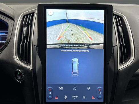 Used 2024 Ford Edge SEL image 9