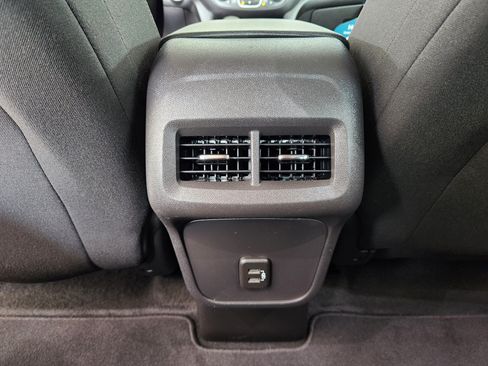 Used 2024 Chevrolet Equinox LT AWD/4WD image 32