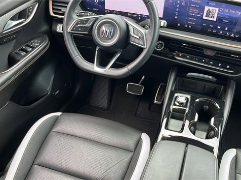 Certified 2025 Buick Envision Sport Touring image 27