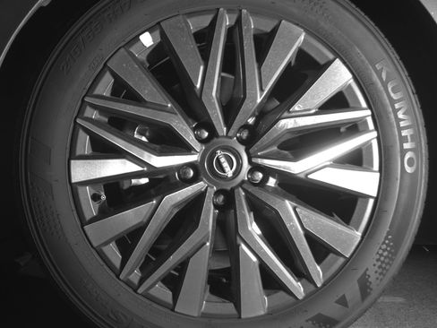 Used 2025 Nissan Altima 2.5 SV image 12