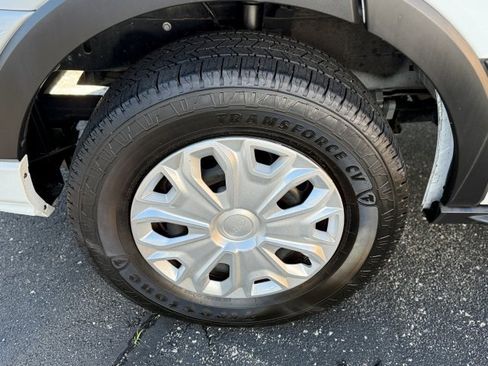 Used 2023 Ford Transit 350 XLT image 8