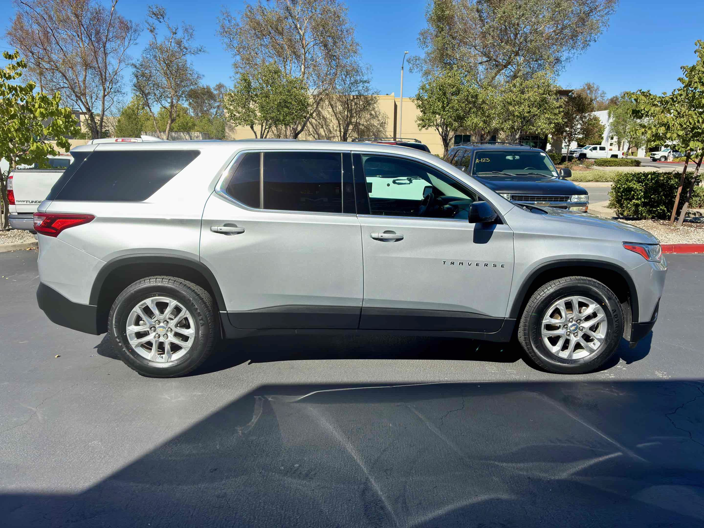 Used 2020 Chevrolet Traverse LS FWD image 7