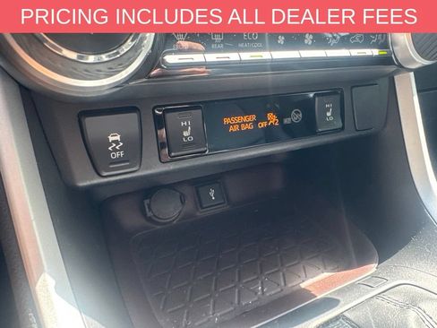 Used 2021 Toyota RAV4 Limited AWD/4WD image 7