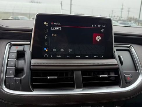 Used 2022 GMC Yukon SLT w/ SLT Luxury Package image 26