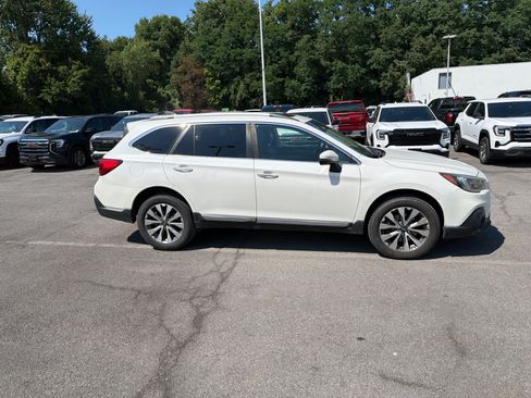 Used 2019 Subaru Outback 3.6R Touring AWD/4WD image 15
