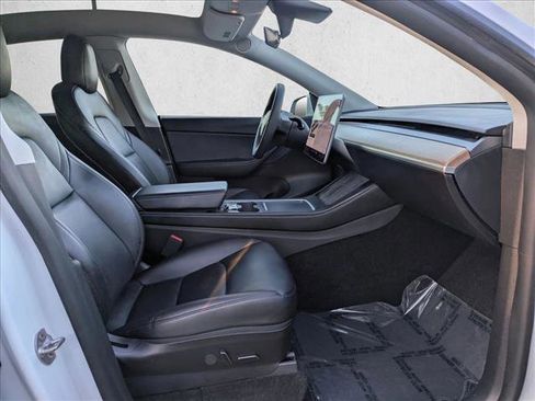Used 2021 Tesla Model Y Long Range image 21