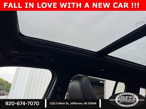 New 2025 Jeep Grand Cherokee Limited w/ Luxury Tech Group II image 31