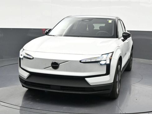 Used 2025 Volvo EX30 Plus AWD/4WD image 9
