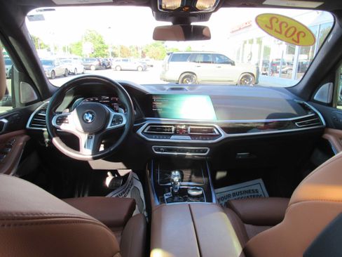 Used 2022 BMW X7 M50i AWD/4WD image 22