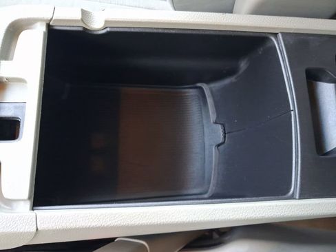 Used 2011 Jeep Grand Cherokee Laredo image 31