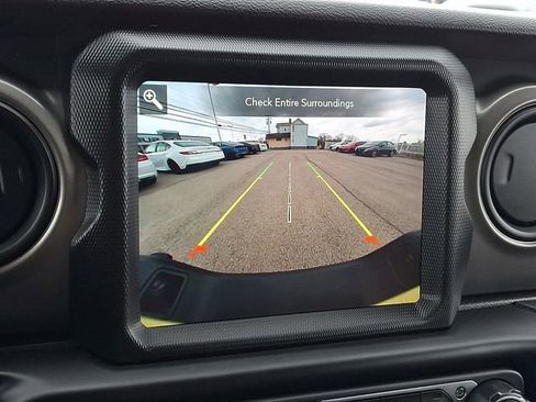 Used 2023 Jeep Gladiator Willys image 20