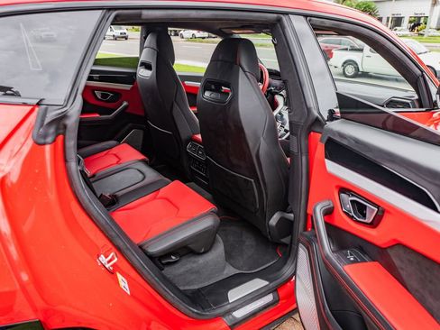 Used 2020 Lamborghini Urus AWD/4WD image 41