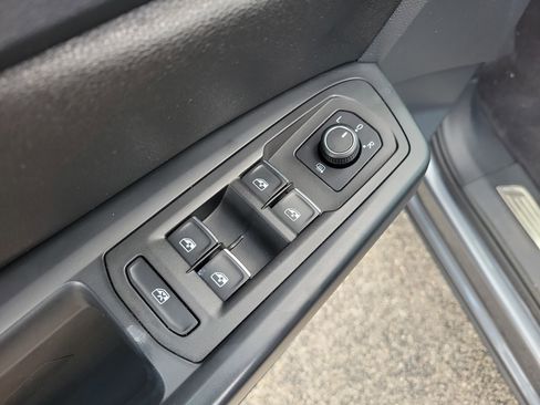 Used 2018 Volkswagen Atlas SEL FWD image 21