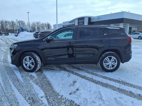 Certified 2022 GMC Terrain SLE image 2