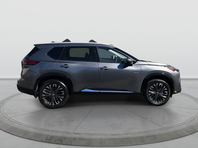 Certified 2026 Nissan Rogue Platinum w/ Platinum Premium Package AWD/4WD image 3