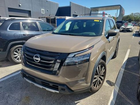 Used 2023 Nissan Pathfinder Platinum w/ Black Appearance Package image 2