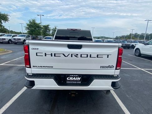 Used 2024 Chevrolet Silverado 2500 High Country w/ High Country Premium Package AWD/4WD image 6