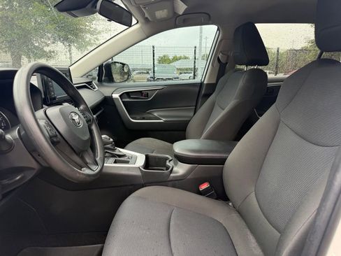 Used 2022 Toyota RAV4 LE FWD image 10